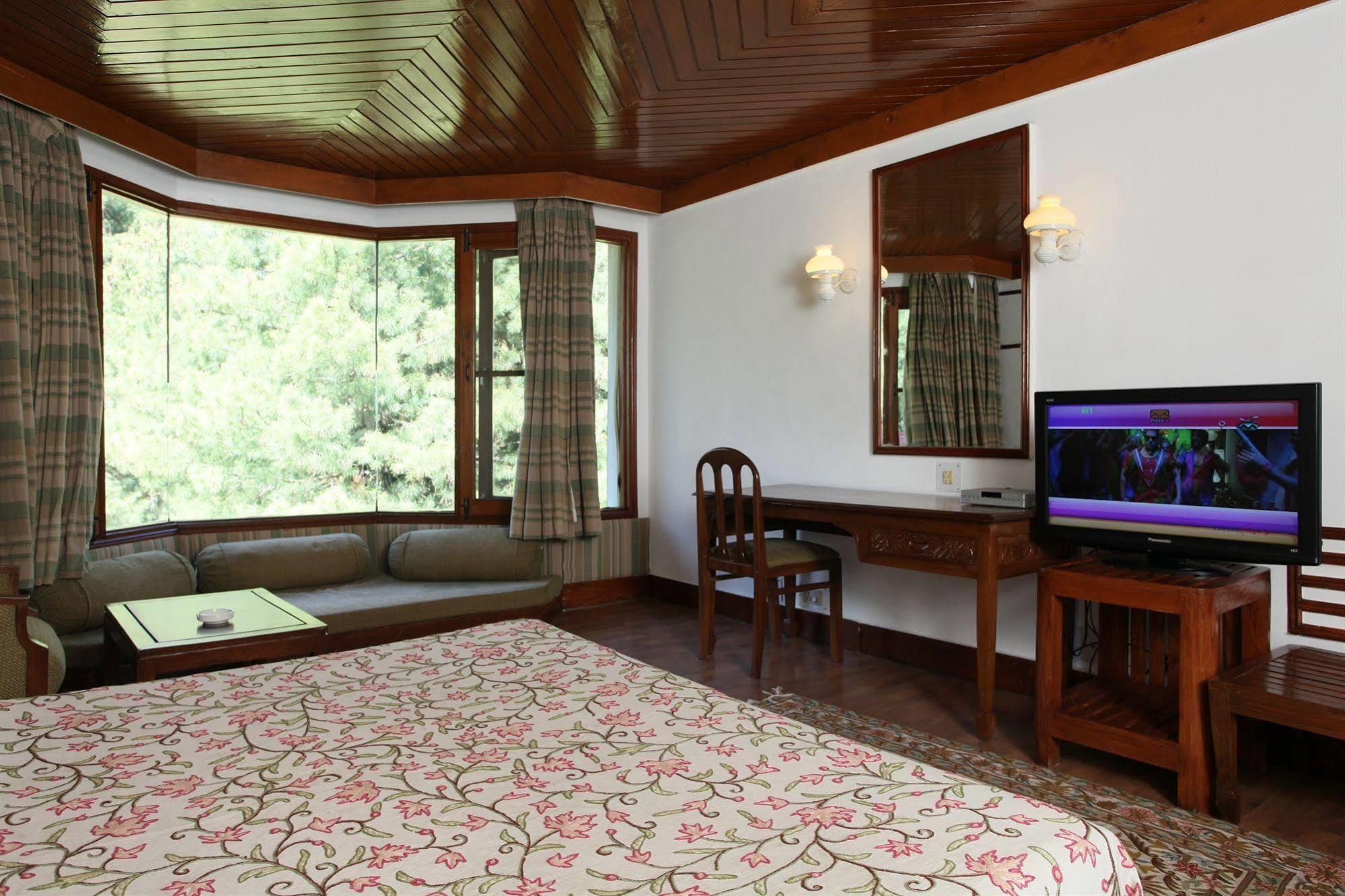 Senator Pine N Peak Hotel Pahalgam Ngoại thất bức ảnh