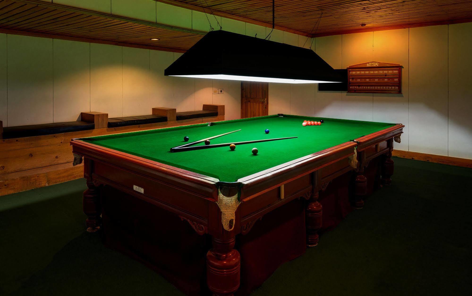 Senator Pine N Peak Hotel Pahalgam Ngoại thất bức ảnh