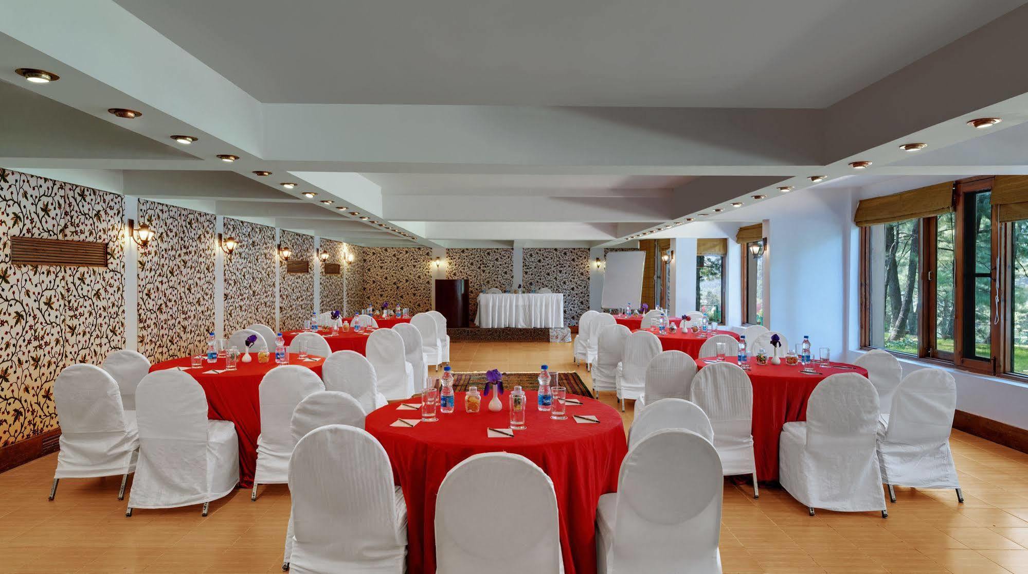 Senator Pine N Peak Hotel Pahalgam Ngoại thất bức ảnh