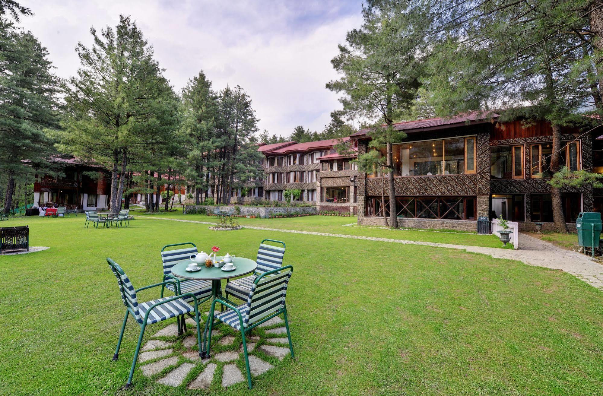 Senator Pine N Peak Hotel Pahalgam Ngoại thất bức ảnh