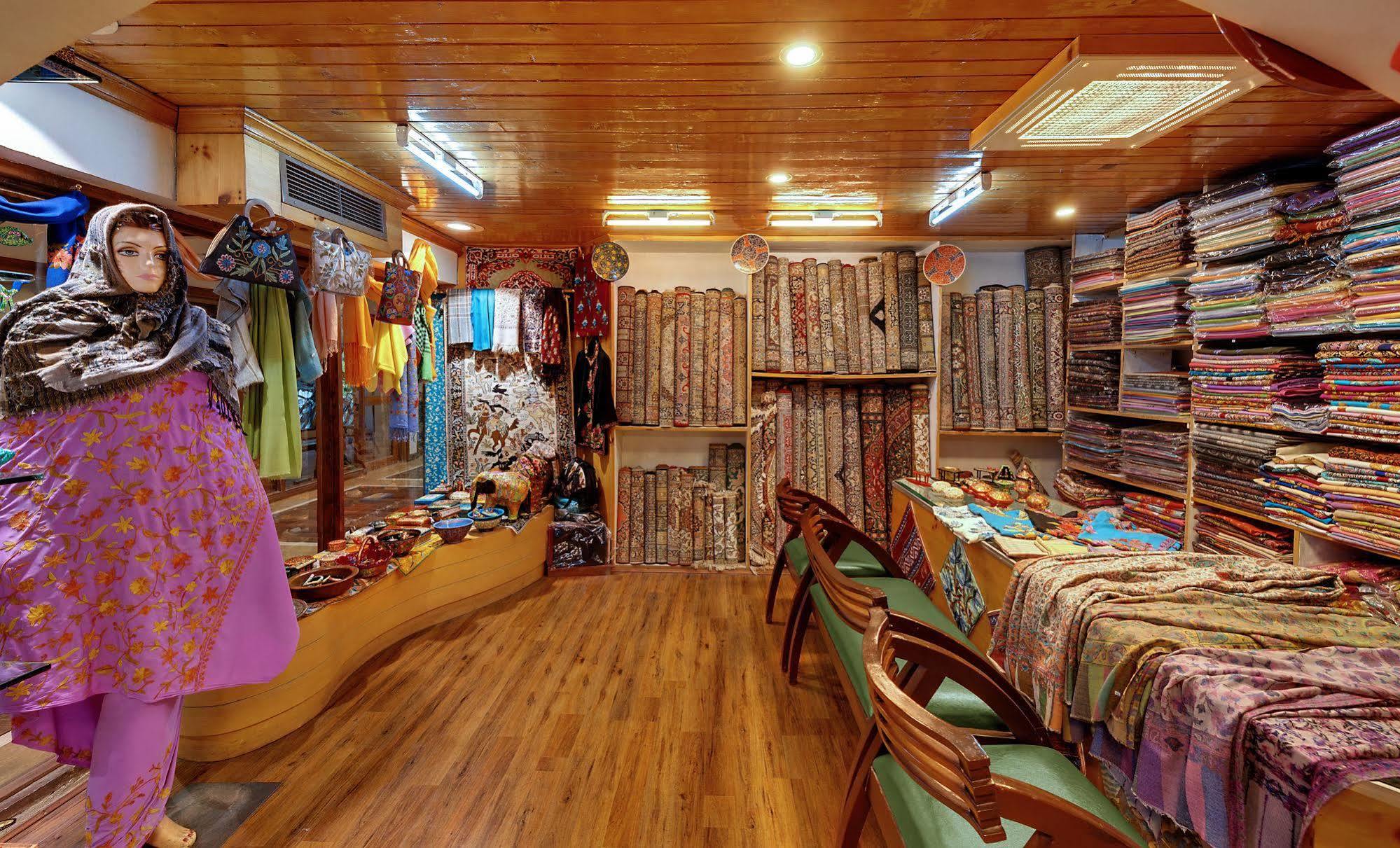 Senator Pine N Peak Hotel Pahalgam Ngoại thất bức ảnh